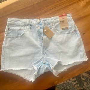 NWT Levi’s Jean Shorts size 30